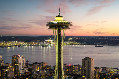 美国西雅图太空针塔城市天际线夜景风光航拍