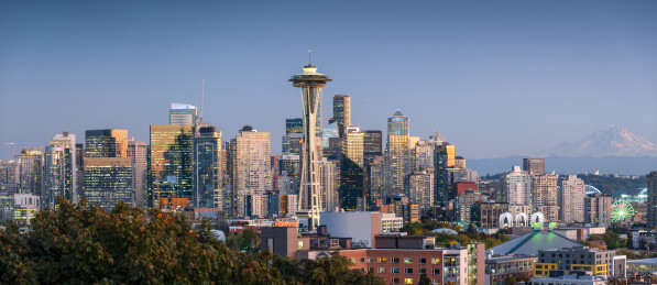 美国西雅图太空针塔城市天际线夜景风光航拍