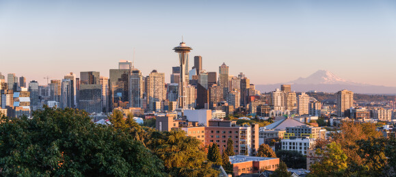 美国西雅图太空针塔城市高楼天际线风光航拍