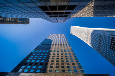 仰望北京CBD中央商贸区林立大厦的天空