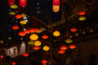 浙江金华义乌西门老街灯笼群挂装饰