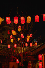 浙江金华义乌西门老街红灯笼夜景