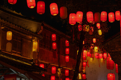 浙江金华义乌西门老街传统建筑灯笼夜景