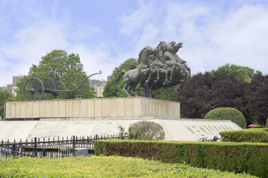河南洛阳周王城广场天子驾六博物馆车马雕塑