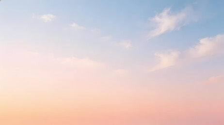 柔美卷云映梦幻天