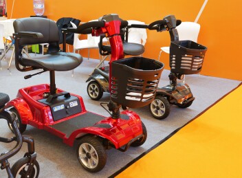 提供给老年人使用的电动代步车