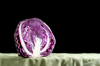 桌面上的新鲜有机蔬菜瓜果紫甘蓝