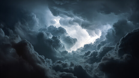 乌云密布雷电交加的天空景象