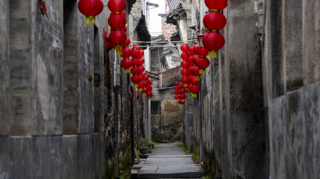 湖南郴州宜章腊元古村古巷红灯笼风光