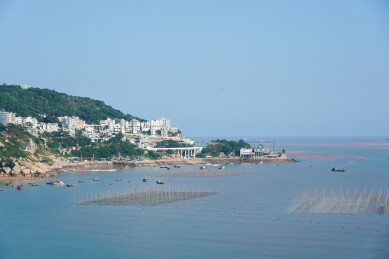 霞浦海岸渔排与山海相依的滨海村落