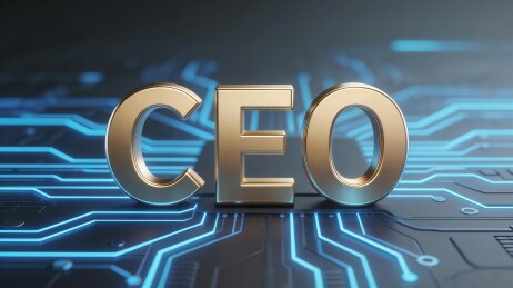 金色CEO字母置于电路板背景