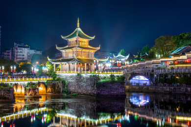 中国贵州省贵阳市南明区甲秀楼夜景