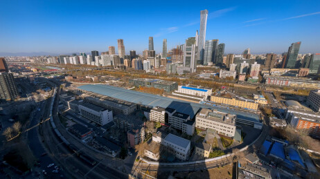 北京 CBD 核心区航拍 现代都市天际线与铁路交通枢纽商务城市风光