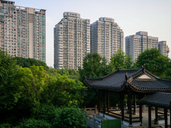 武汉武昌区首义公园亭台城市交织