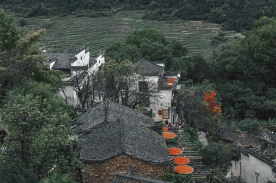 江西婺源篁岭徽派古村晒秋民俗全景风光
