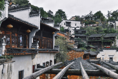 江西婺源篁岭徽派古村晒秋民俗全景风光