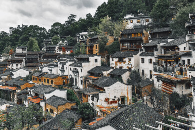 江西婺源篁岭徽派古村晒秋民俗全景风光