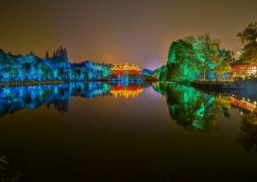 江苏省扬州市瘦西湖景区夜景摄影图片
