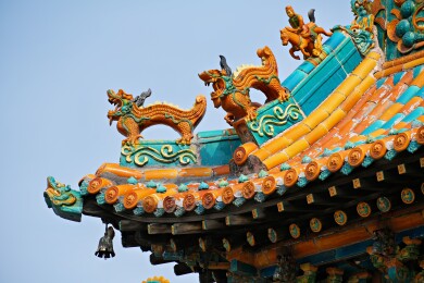 山西介休，全国重点文物保护单位太和岩牌楼