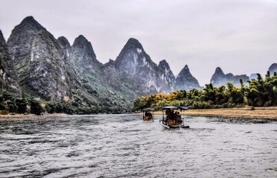 长江三峡峡谷与桂林漓江喀斯特山水风光