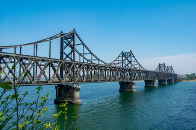 丹东旅游地标建筑鸭绿江断桥