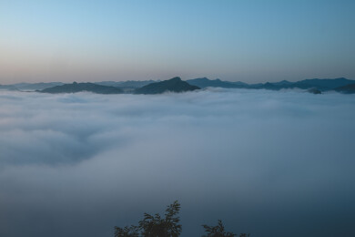 皖南霍山县屋脊山云海日出