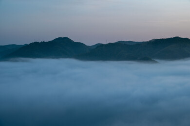 皖南霍山县屋脊山云海日出