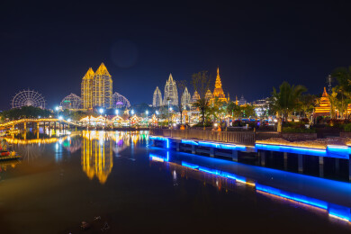 云南西双版纳告庄西双景夜景