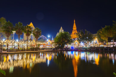 云南西双版纳告庄西双景夜景