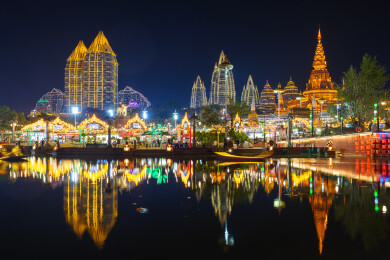 云南西双版纳告庄西双景夜景