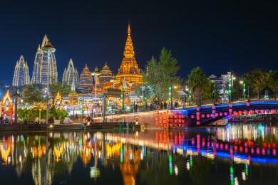 云南西双版纳告庄西双景夜景