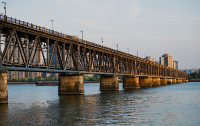 浙江杭州城市跨江大桥远景