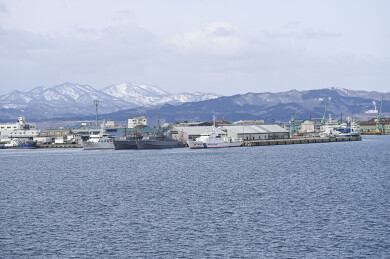 日本北海道冬季函馆城市建筑与海景风光