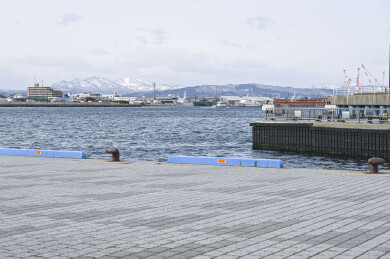 日本北海道冬季函馆城市建筑与海景风光