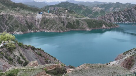 新疆玛纳斯：“海蓝之心”——肯斯瓦特蓝湖