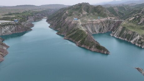 新疆玛纳斯：“海蓝之心”——肯斯瓦特蓝湖