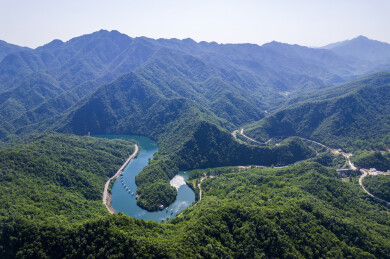 绿水青山金山银山生态保护航拍