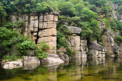 叠石景观山间摞石石林