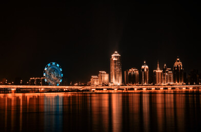 中国江西南昌赣江红谷滩城市夜景