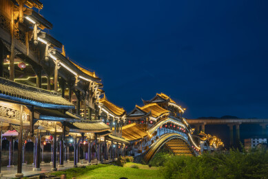 重庆黔江濯水古镇风雨廊桥夜景
