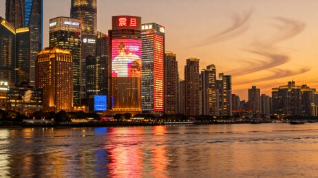 都市夜景高楼林立江水倒影