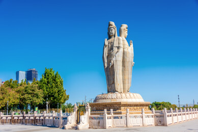 中国天津滨海新区潮音寺滴水观音雕像