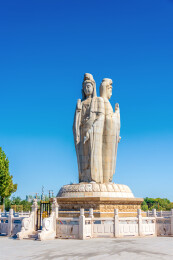 中国天津滨海新区潮音寺滴水观音雕像