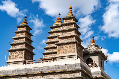 内蒙古呼和浩特大召寺藏式建筑古建筑屋顶
