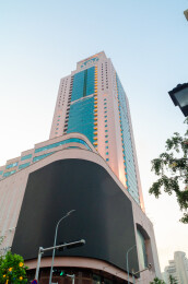 青岛城市地标高楼大厦青岛第一百盛商厦