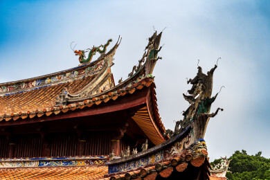 泉州开元寺闽南古建筑飞檐龙纹脊饰