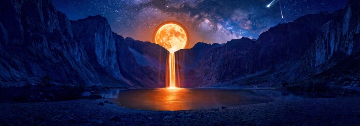 月夜山涧月落奇景