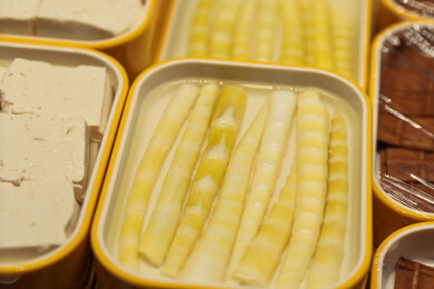 火锅自助食材鲜笋豆腐菜品陈列