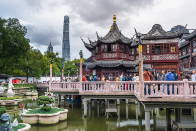上海豫园城隍庙古风建筑 热闹的街景