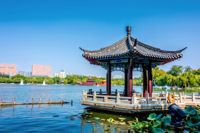 中国山东济南大明湖景区天心水面亭